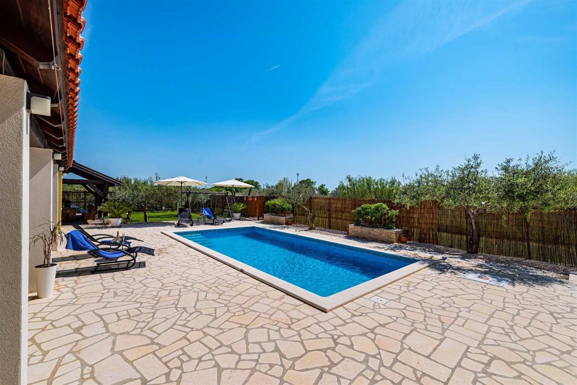 Apartment House Simoni With Pool, Zadar County 프리블라카 외부 사진