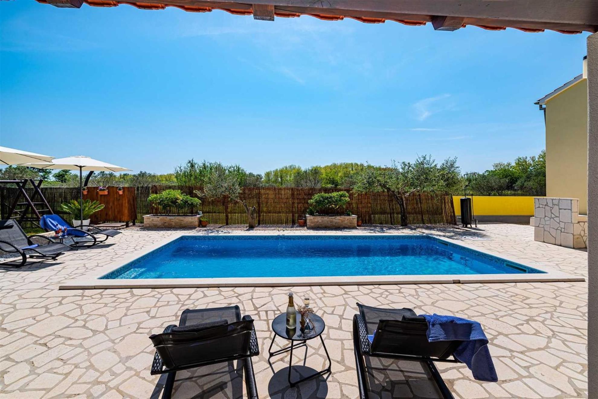 Apartment House Simoni With Pool, Zadar County 프리블라카 외부 사진