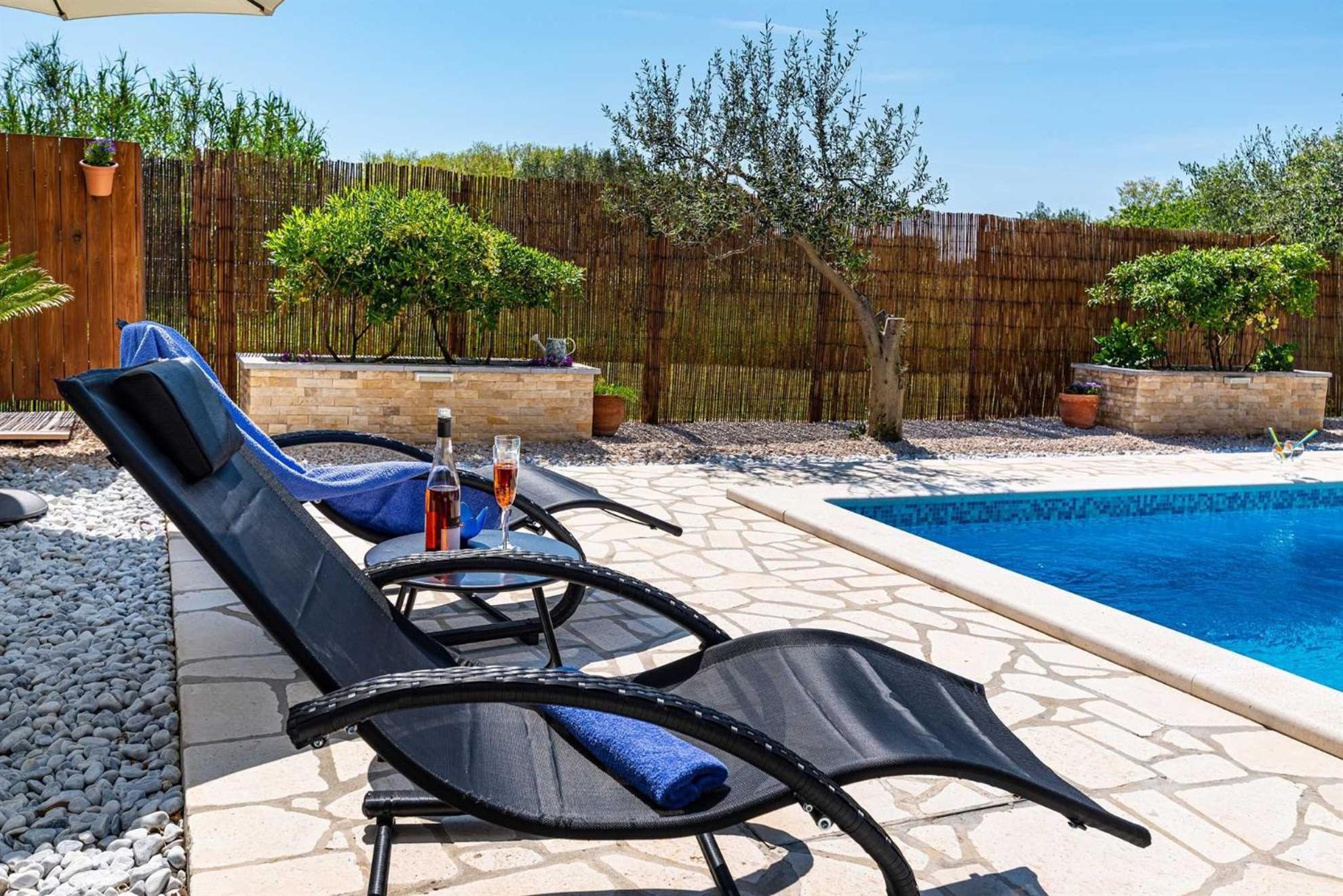 Apartment House Simoni With Pool, Zadar County 프리블라카 외부 사진