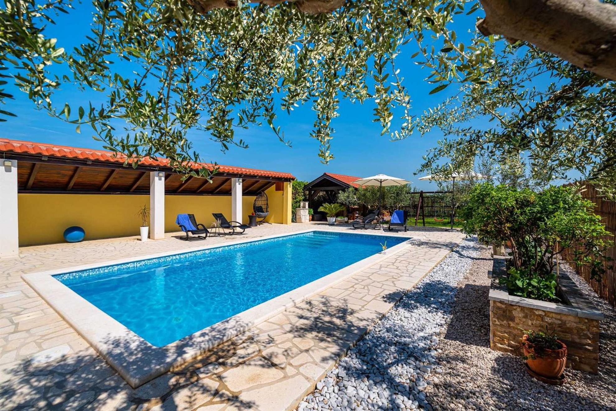 Apartment House Simoni With Pool, Zadar County 프리블라카 외부 사진