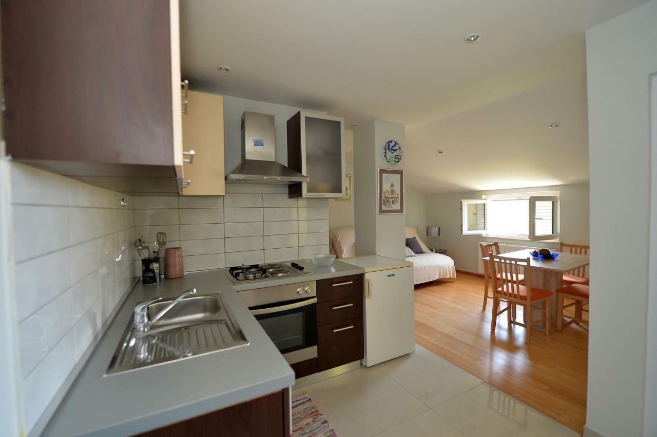 Apartment House Simoni With Pool, Zadar County 프리블라카 외부 사진